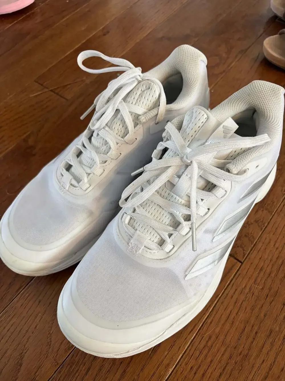 Adidas Avacourt 2 Women's Tennis Shoes, White/Silver Metallic